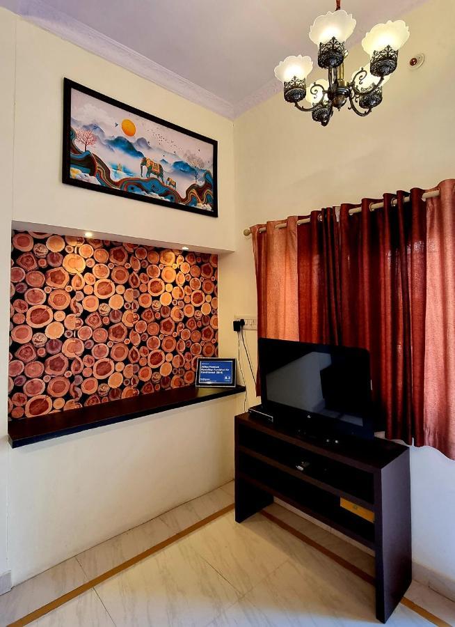 Aditya Premium Homestay- Furnished Air Conditioned- 2Bhk Jabalpur Exterior photo